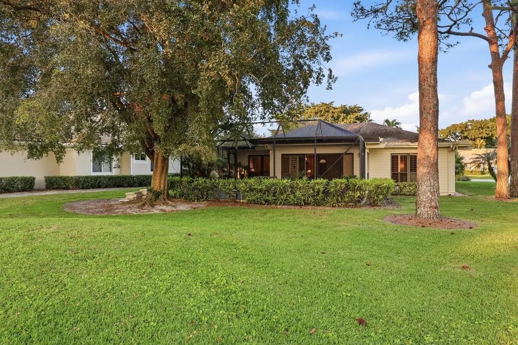 6403 Eastpointe Pines Street Palm Beach Gardens FL 33418