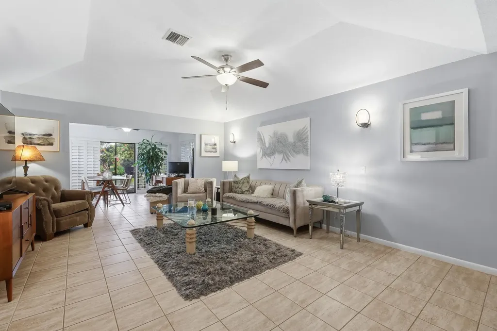 6403 Eastpointe Pines Street Palm Beach Gardens FL 33418