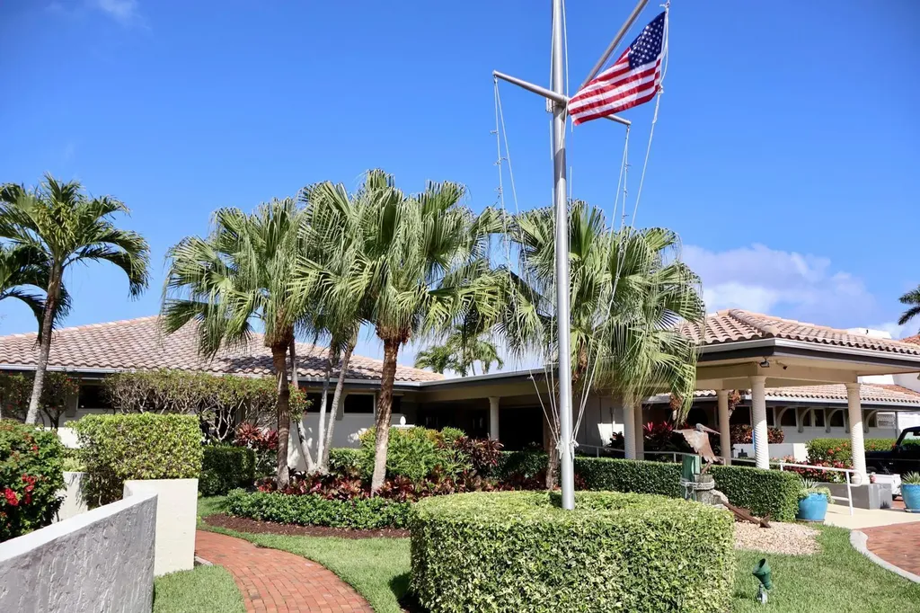 134 Harbor Circle Delray Beach FL 33483