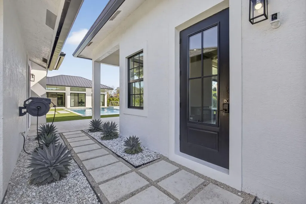 2940 Cessna Way Wellington FL 33414