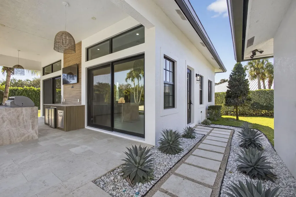 2940 Cessna Way Wellington FL 33414