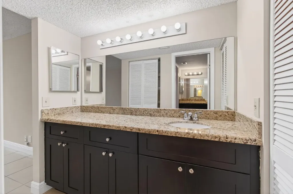 9901 Westview Drive Coral Springs FL 33076