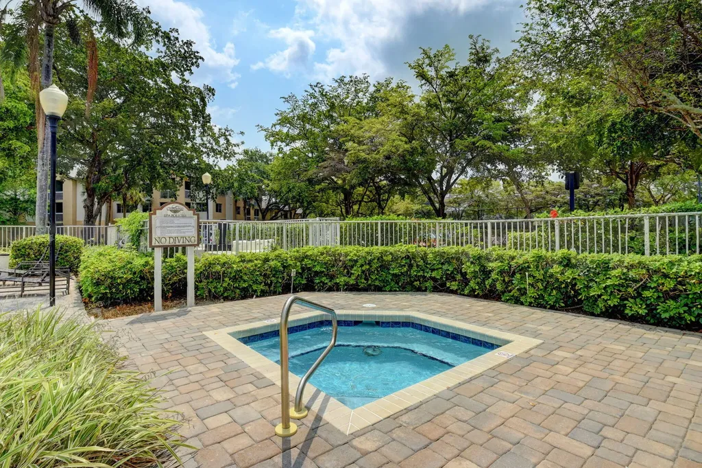 9901 Westview Drive Coral Springs FL 33076