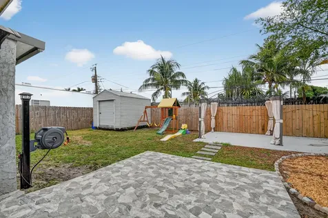 419 Cheyenne Drive Lake Worth FL 33462