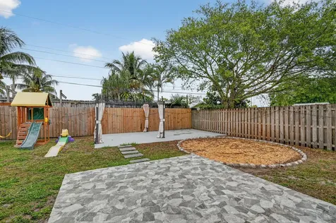 419 Cheyenne Drive Lake Worth FL 33462