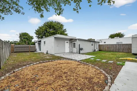 419 Cheyenne Drive Lake Worth FL 33462