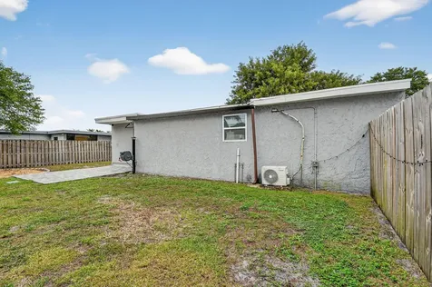 419 Cheyenne Drive Lake Worth FL 33462