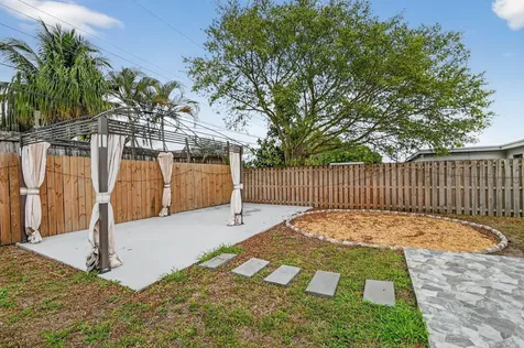 419 Cheyenne Drive Lake Worth FL 33462