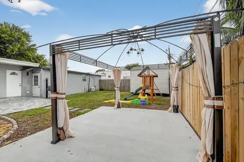 419 Cheyenne Drive Lake Worth FL 33462