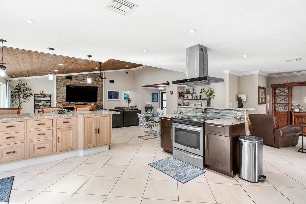 2412 SW 23rd Cranbrook Drive Boynton Beach FL 33436
