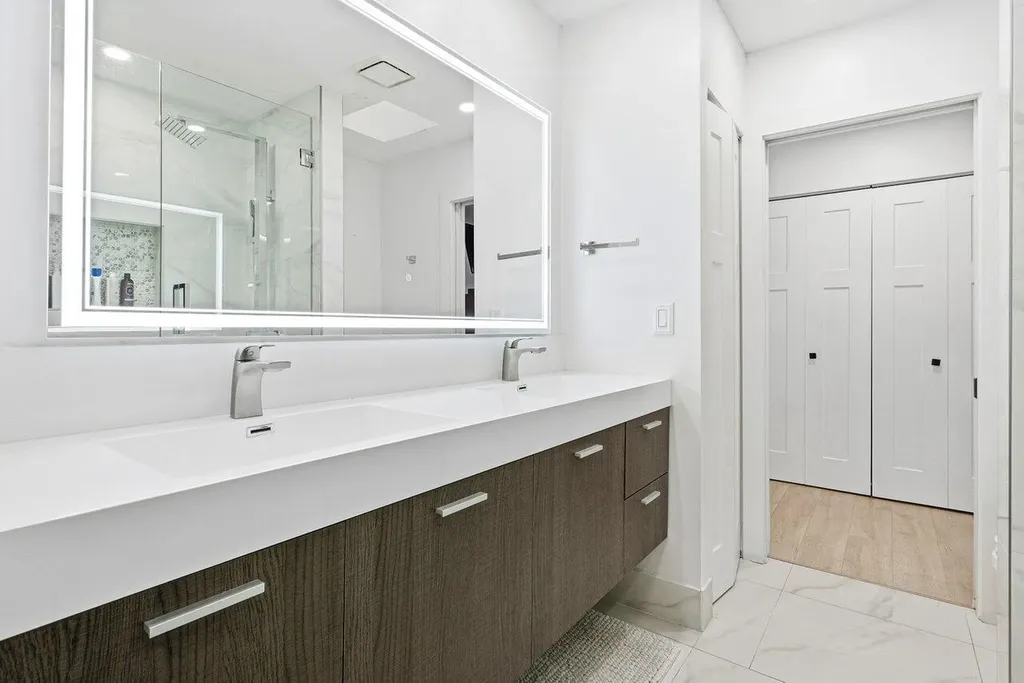 5696 NW 39th Avenue Boca Raton FL 33496