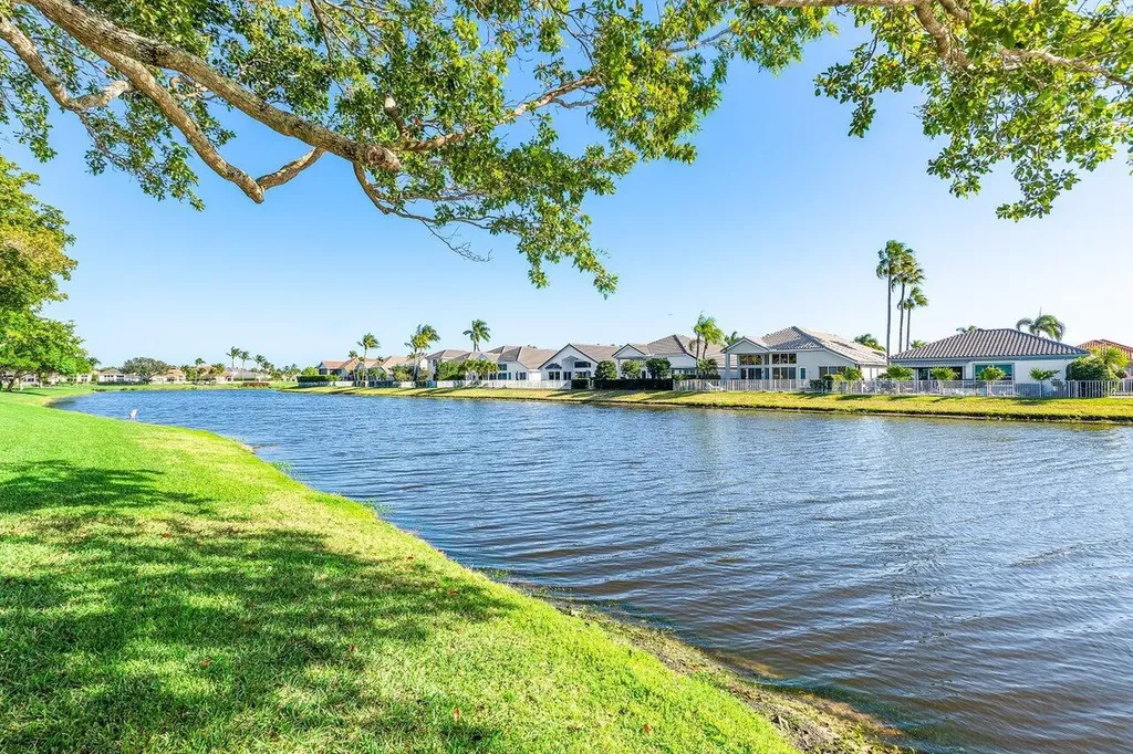 5696 NW 39th Avenue Boca Raton FL 33496