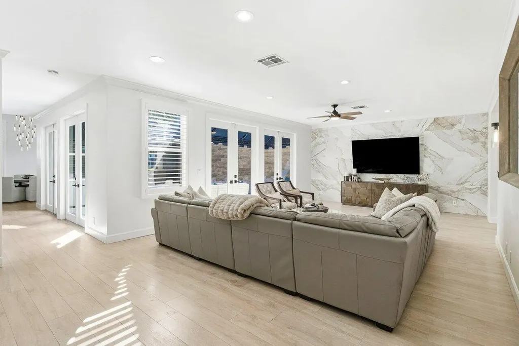 5696 NW 39th Avenue Boca Raton FL 33496