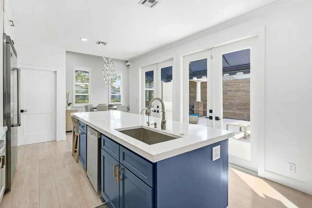 5696 NW 39th Avenue Boca Raton FL 33496