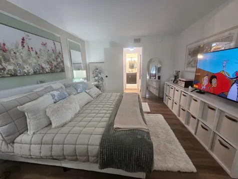 312 Pine Ridge Circle Greenacres FL 33463