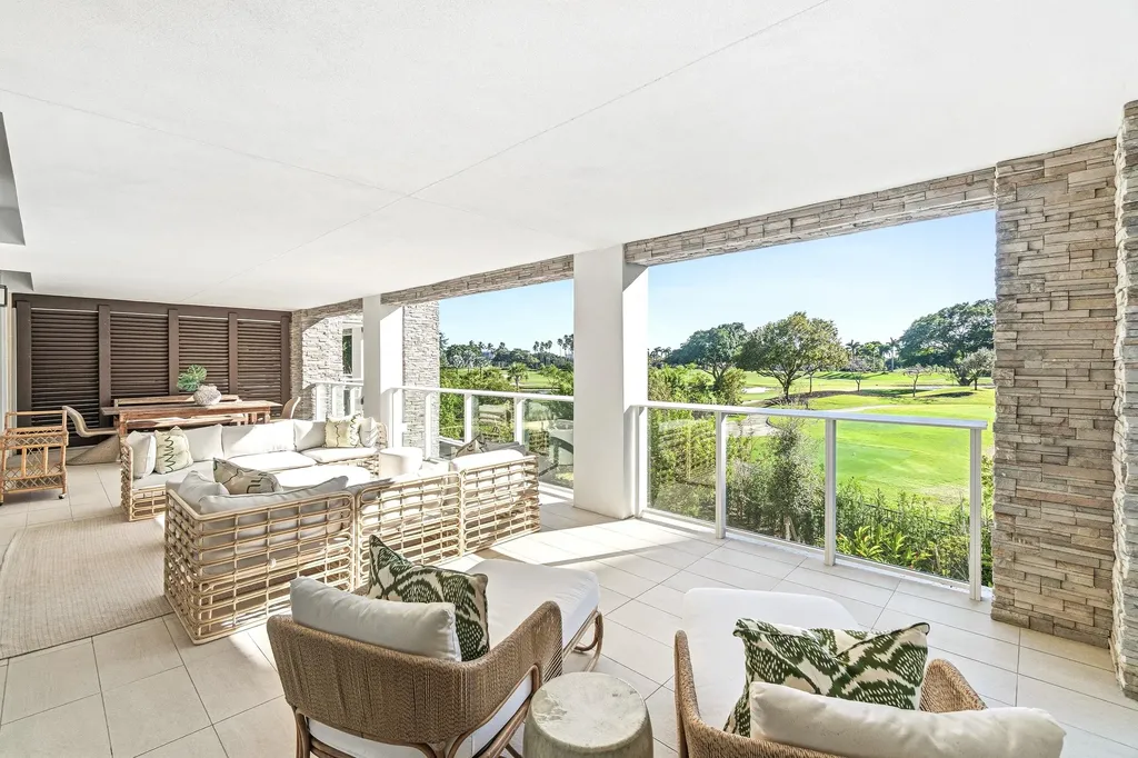220 SE Mizner Boulevard SE Boca Raton FL 33432