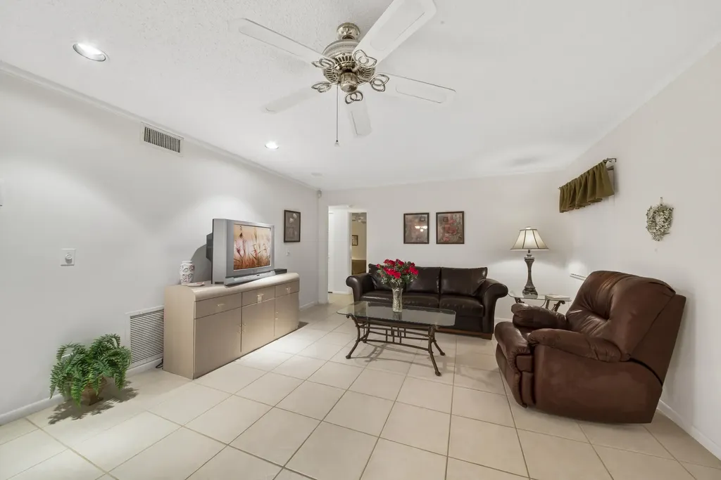 417 Pine Glen Lane Greenacres FL 33463