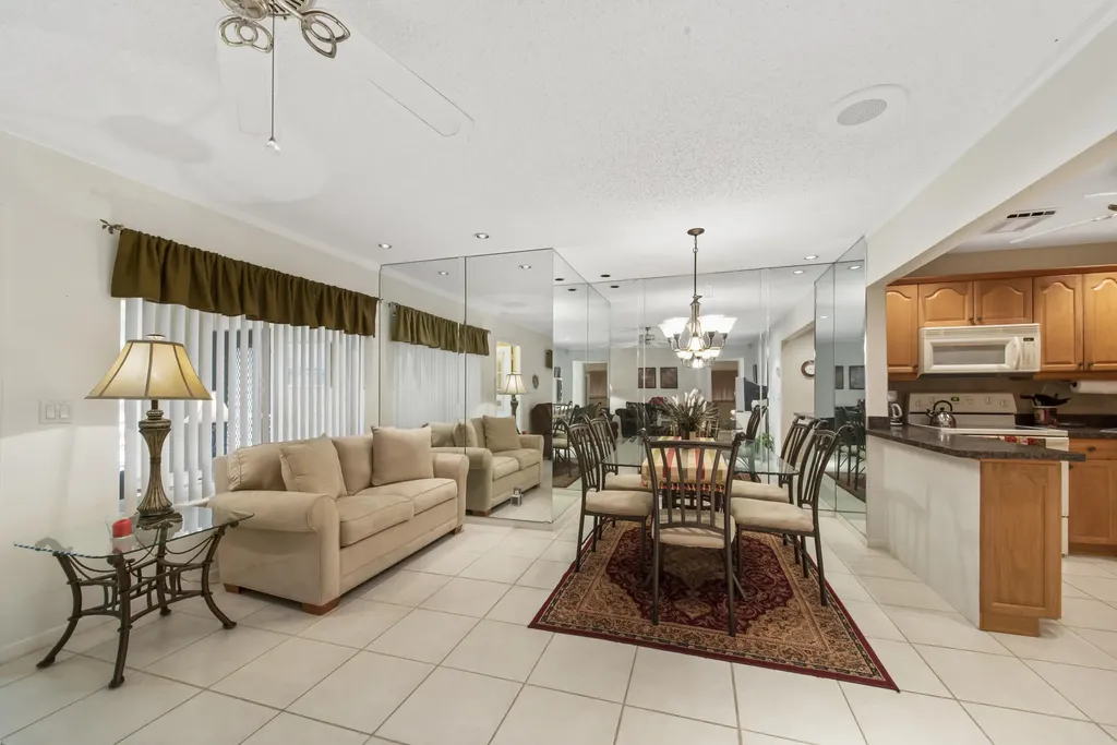 417 Pine Glen Lane Greenacres FL 33463