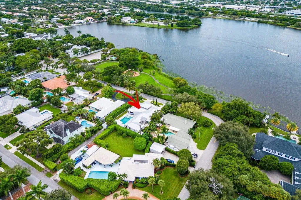 1117 Lake Drive Delray Beach FL 33444