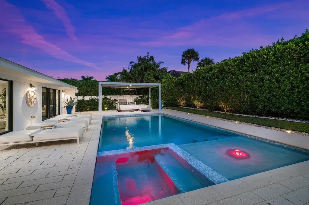 1117 Lake Drive Delray Beach FL 33444