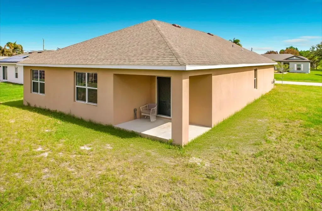 525 SW Twig Avenue Port St Lucie FL 34983