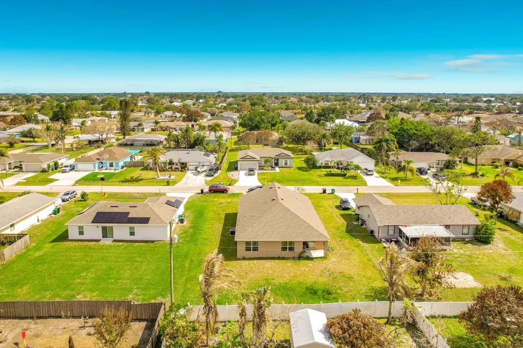 525 SW Twig Avenue Port St Lucie FL 34983