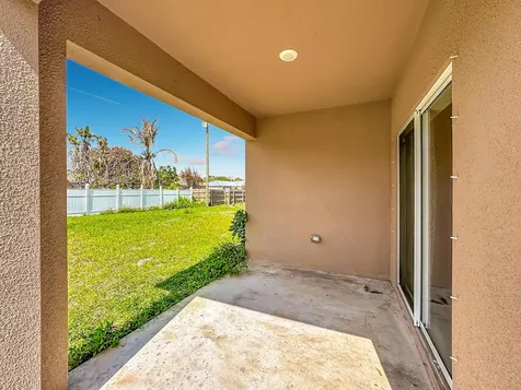 525 SW Twig Avenue Port St Lucie FL 34983