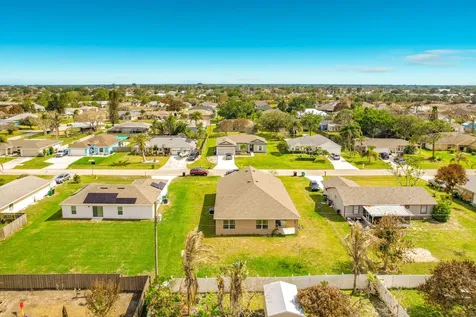 525 SW Twig Avenue Port St Lucie FL 34983