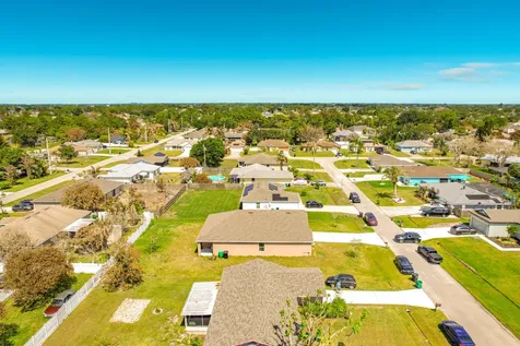 525 SW Twig Avenue Port St Lucie FL 34983