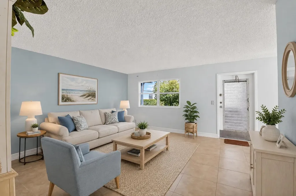 152 Tuscany Delray Beach FL 33446
