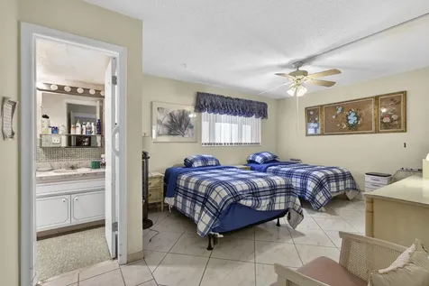 71 Plymouth I West Palm Beach FL 33417