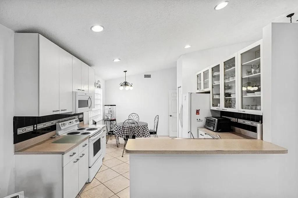 10551 Tropical Breeze Lane Boynton Beach FL 33437
