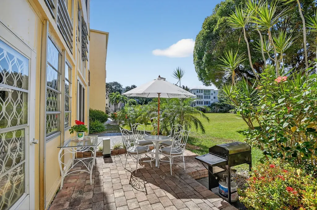 2615 NE 3rd Court Boynton Beach FL 33435
