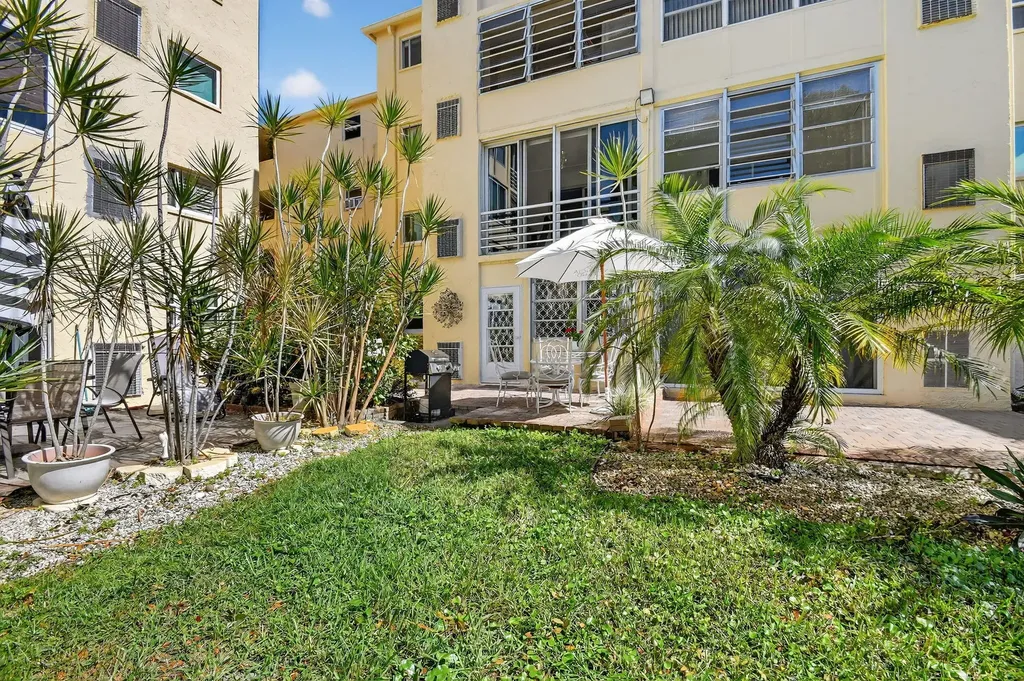 2615 NE 3rd Court Boynton Beach FL 33435