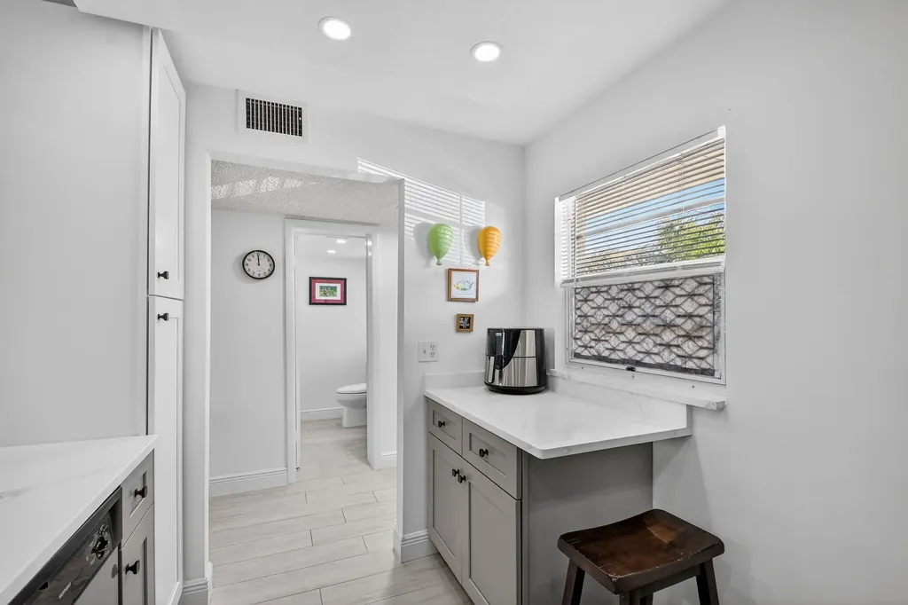 2615 NE 3rd Court Boynton Beach FL 33435