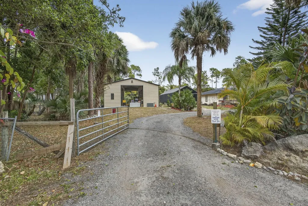15773 85th Road N Loxahatchee FL 33470