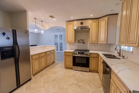 471 SE Lamon Lane Port St Lucie FL 34983