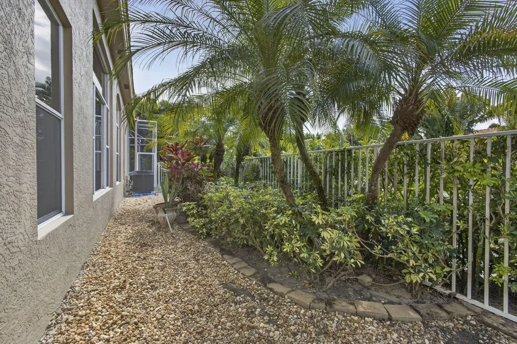 10842 Greenbriar Villa Drive Lake Worth FL 33449