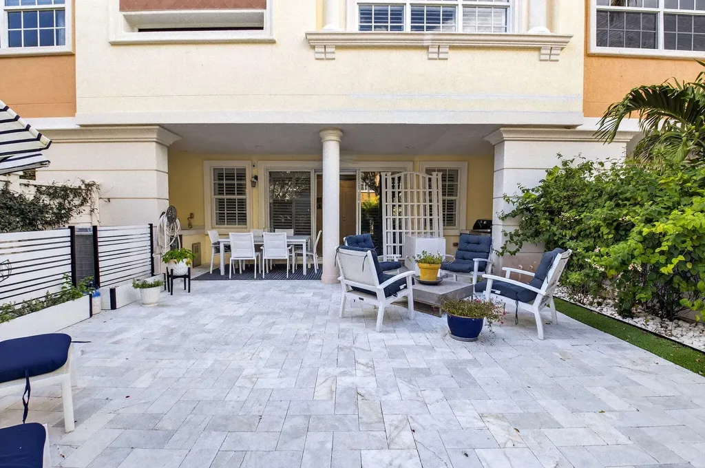 5530 NE Trieste Terrace Boca Raton FL 33487