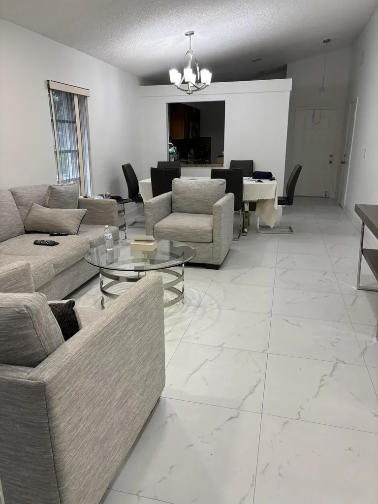 8065 Springtree Road Boca Raton FL 33496
