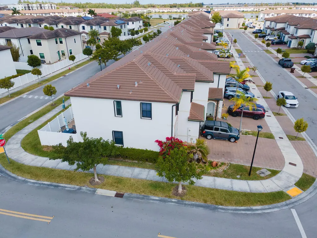 10902 W 33rd Way Hialeah FL 33018