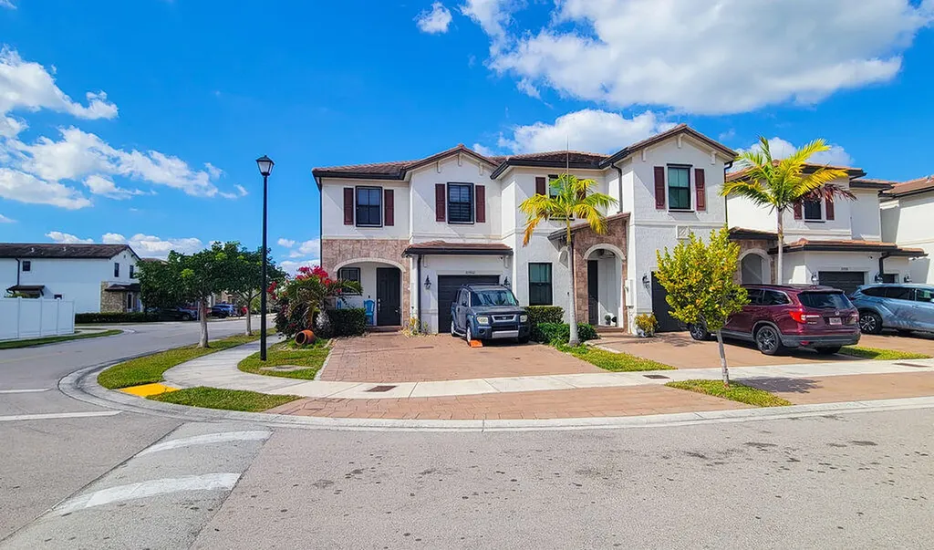 10902 W 33rd Way Hialeah FL 33018