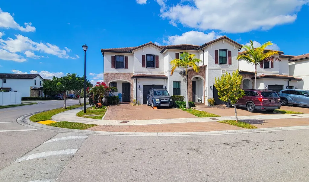 10902 W 33rd Way Hialeah FL 33018