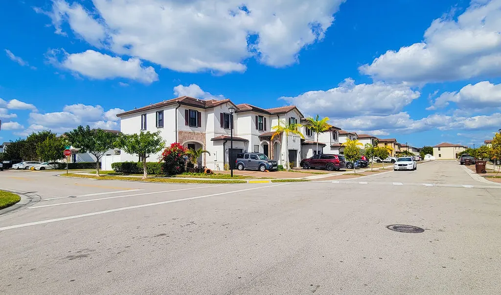 10902 W 33rd Way Hialeah FL 33018