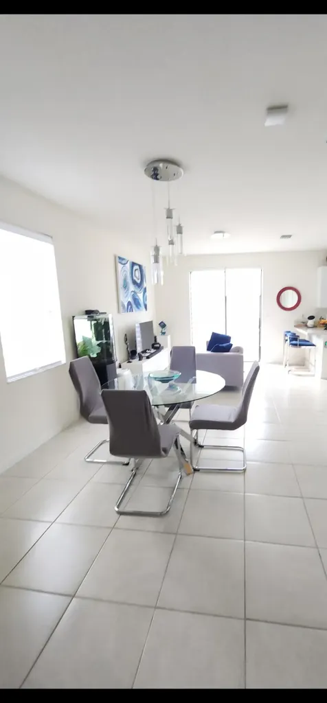 10902 W 33rd Way Hialeah FL 33018