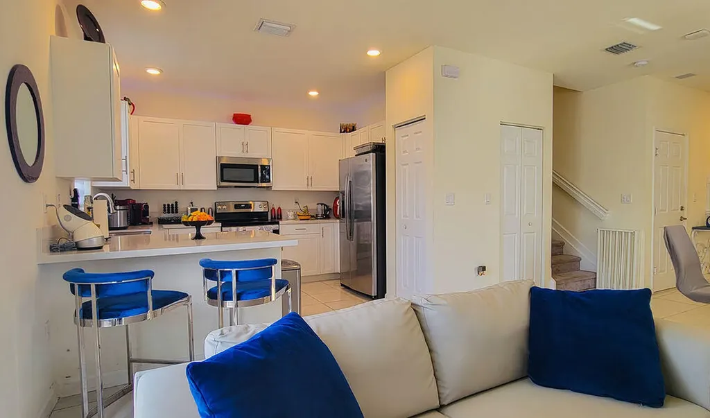 10902 W 33rd Way Hialeah FL 33018