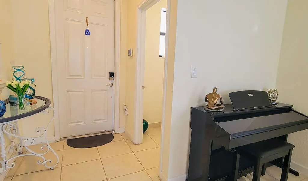 10902 W 33rd Way Hialeah FL 33018
