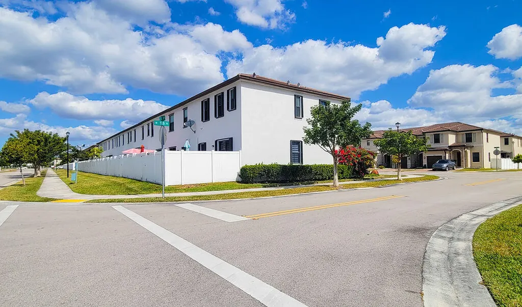 10902 W 33rd Way Hialeah FL 33018
