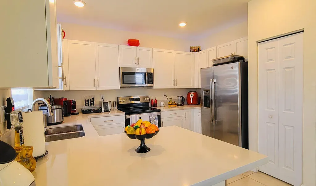 10902 W 33rd Way Hialeah FL 33018