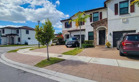 10902 W 33rd Way Hialeah FL 33018